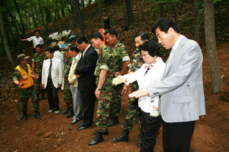 전사자유해발굴단 격려